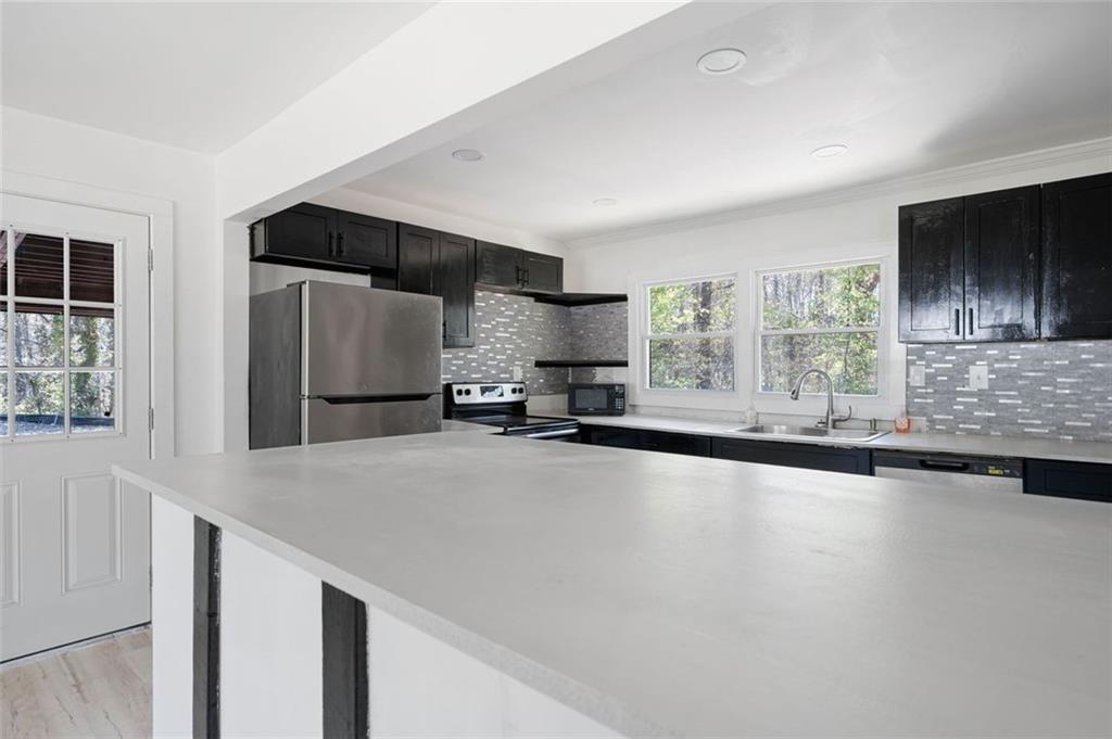 3042 Peek Road, Atlanta, Georgia image 14