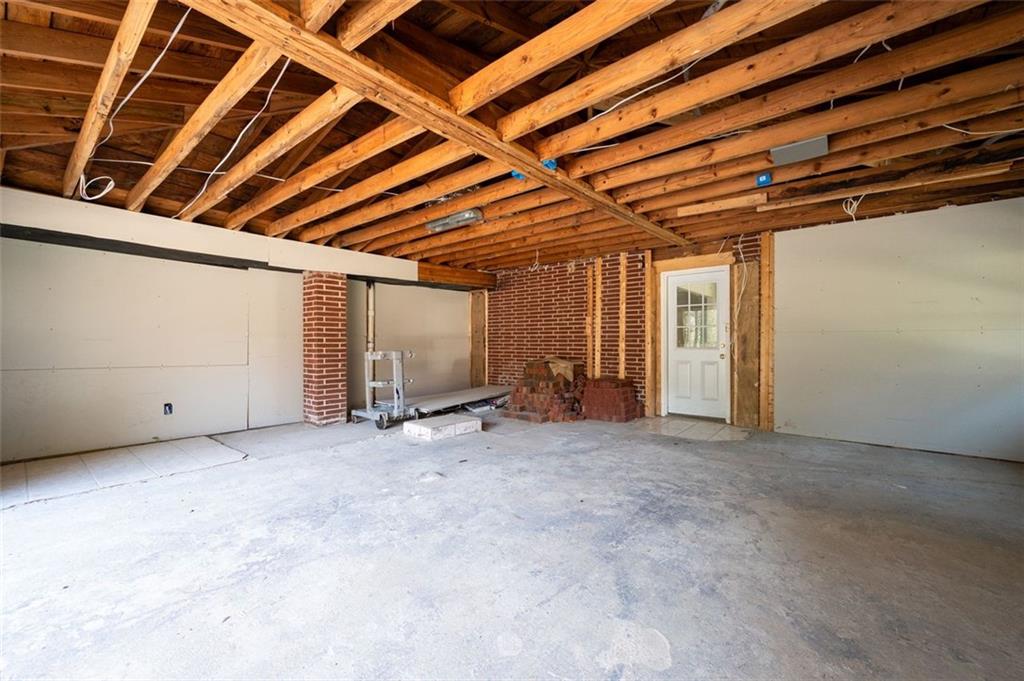 3042 Peek Road, Atlanta, Georgia image 30