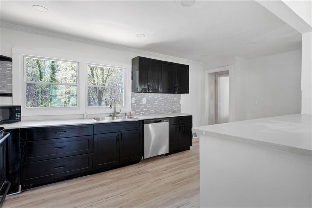 3042 Peek Road, Atlanta, Georgia image 13