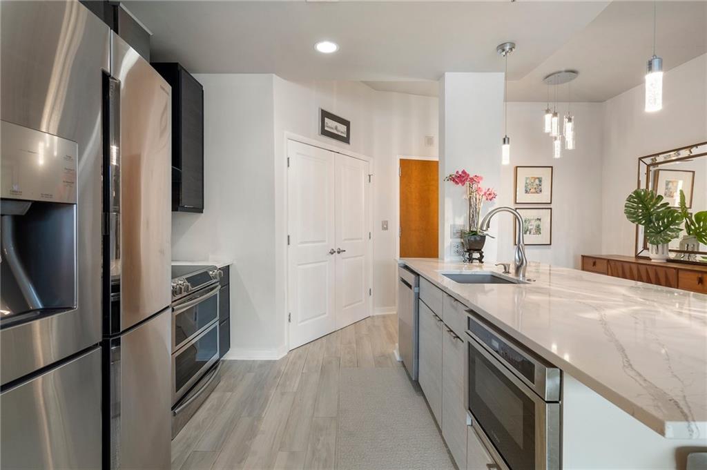 923 Peachtree Street NE 930