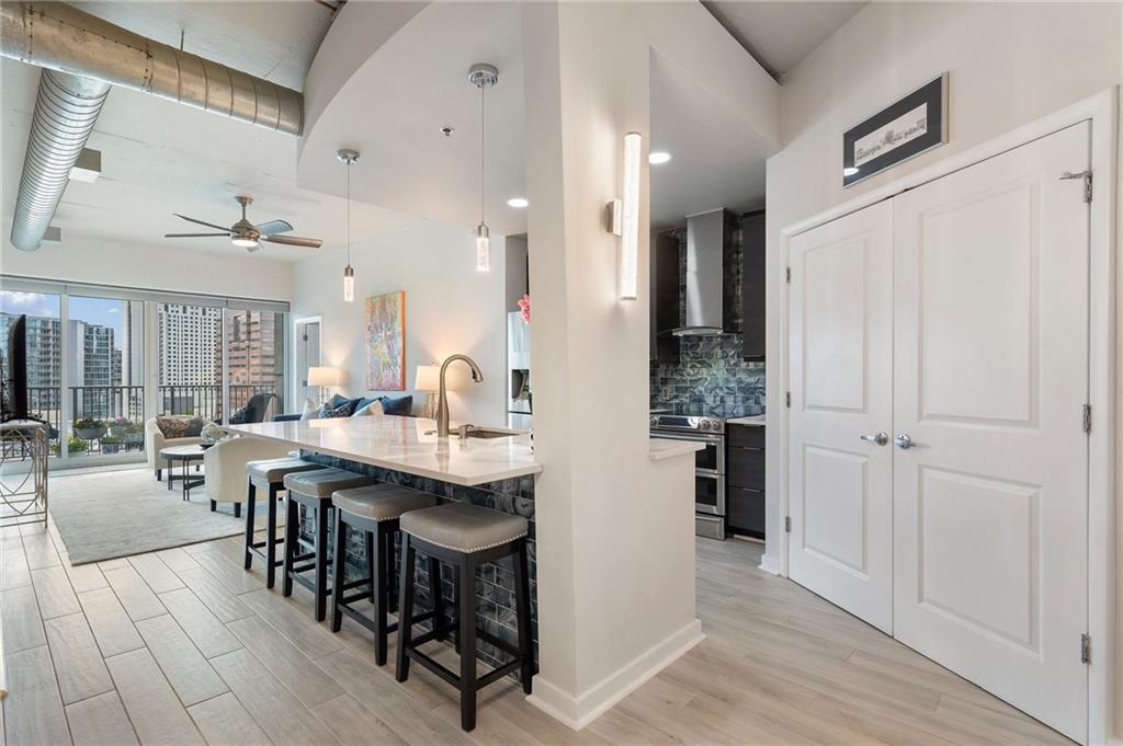 923 Peachtree Street NE 930