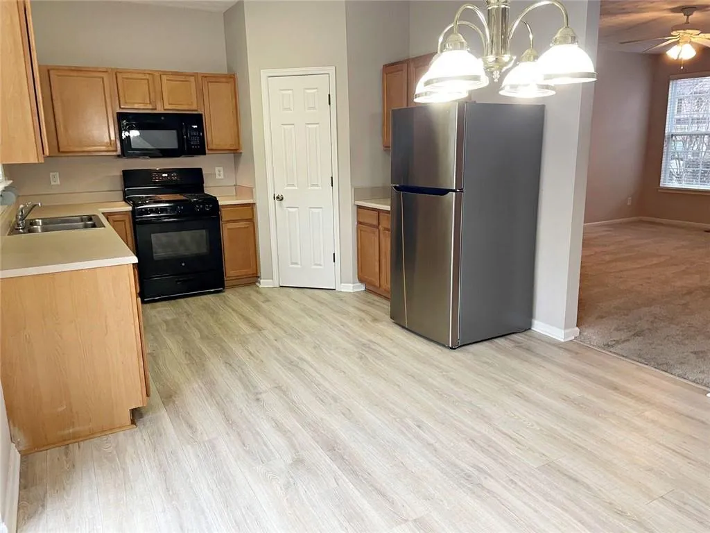 Cumming, Georgia 30040, United States, 3 Bedrooms Bedrooms, ,3 BathroomsBathrooms,Residential,Active,242735