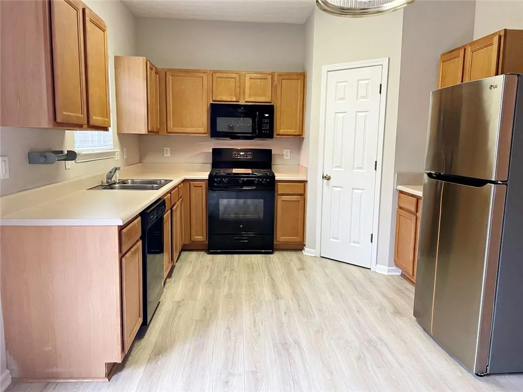 Cumming, Georgia 30040, United States, 3 Bedrooms Bedrooms, ,3 BathroomsBathrooms,Residential,Active,242735