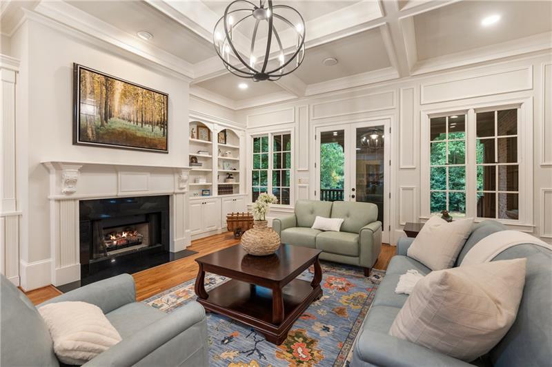 895 Crabapple Hill