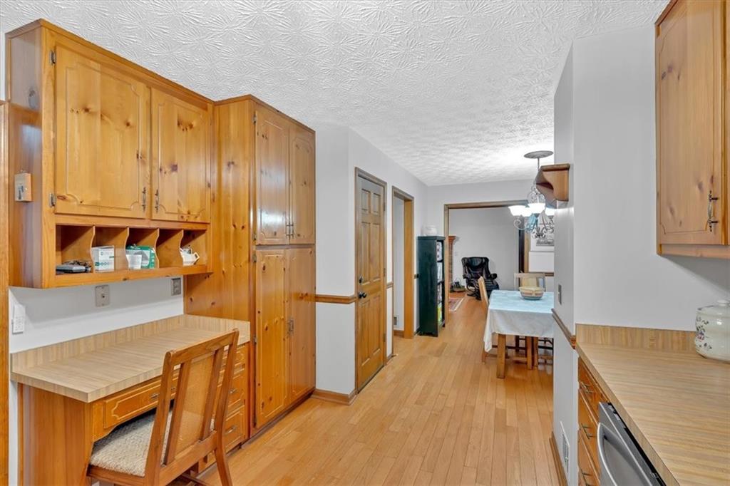 40 Picketts Forge Drive, Acworth, Georgia image 9