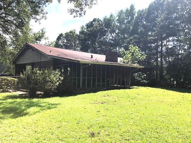 Photo 2 of 5 of 2000 Stone Mountain Lithonia Road house