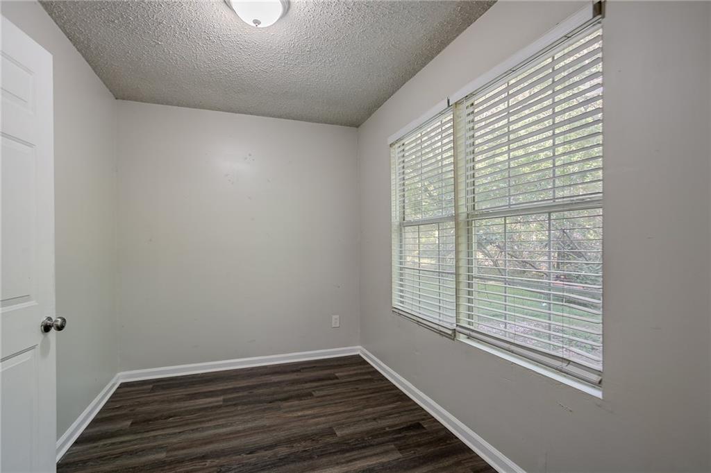 2800 Macon Drive, Atlanta, Georgia image 10