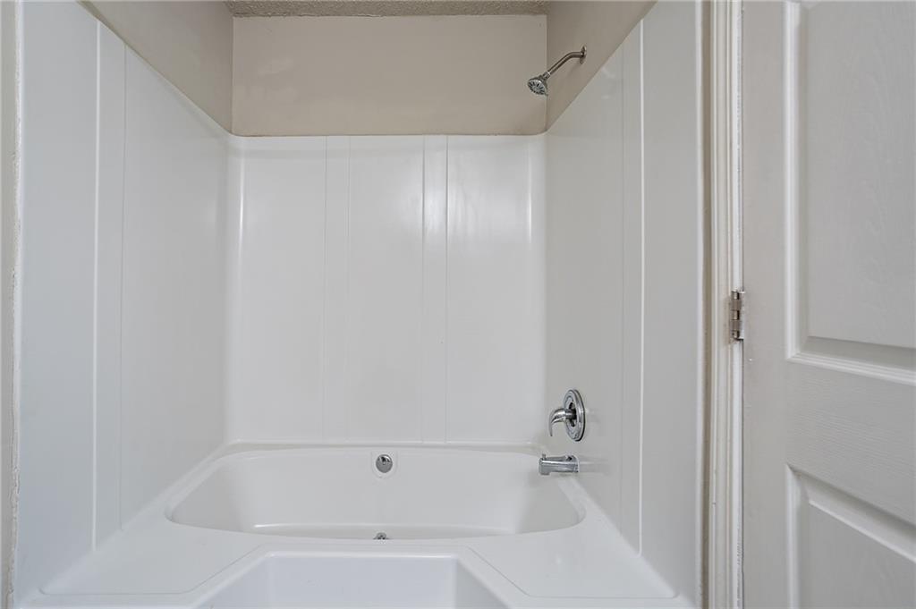 2800 Macon Drive, Atlanta, Georgia image 19