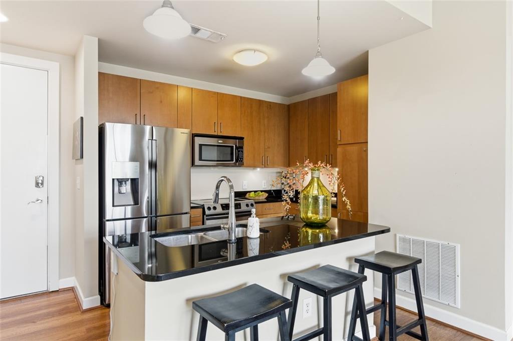 711 Cosmopolitan Drive NE 517