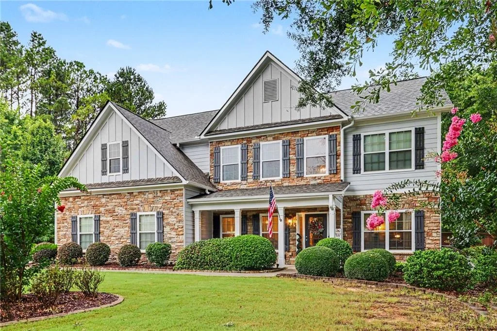 1734 Lakeland Lane