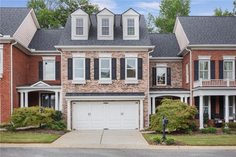 Townhouse For Sale - 3004 Village Green Circle<br/> Fulton County, Roswell, GA 30075