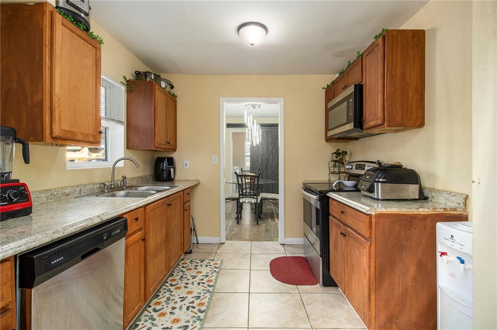 2487 Spring Garden Drive, Atlanta, Georgia image 10