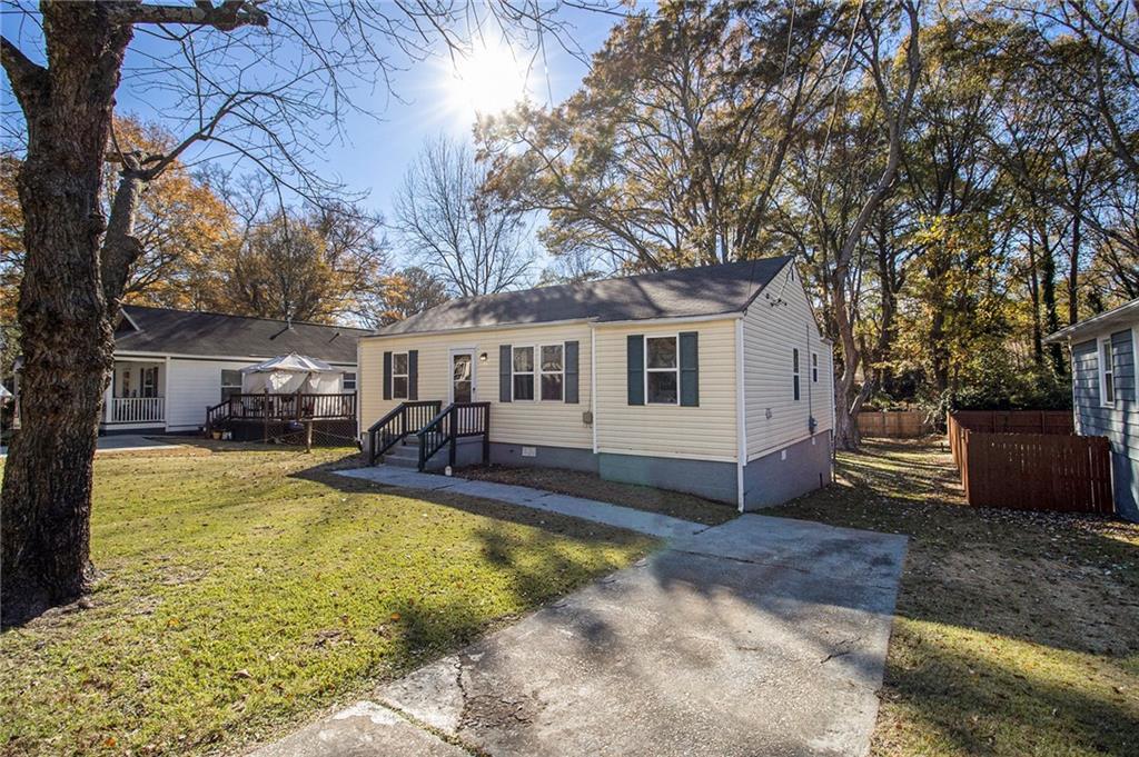 2487 Spring Garden Drive, Atlanta, Georgia image 2