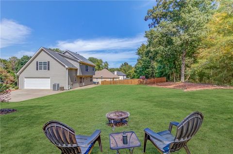 A home in Dacula