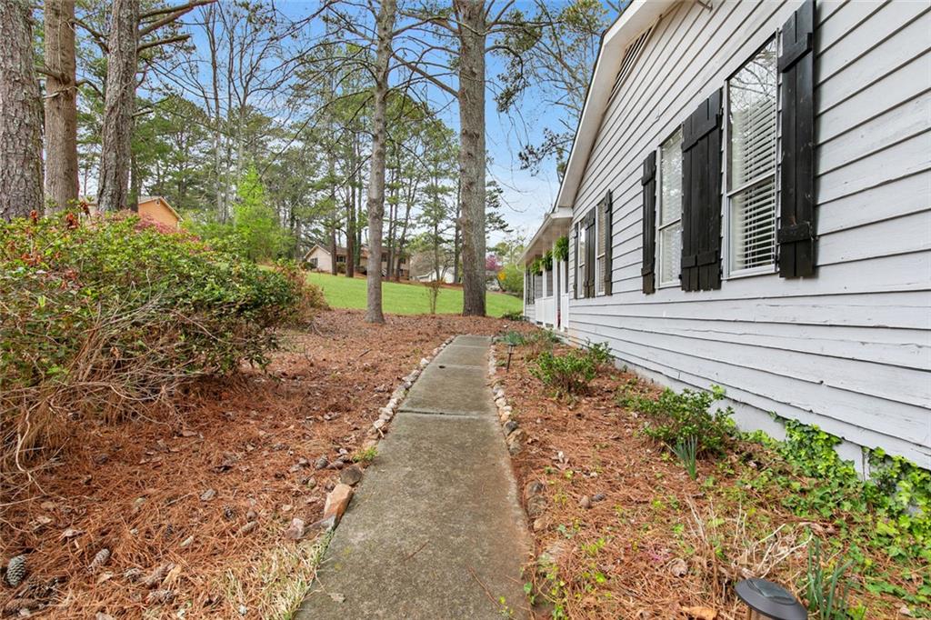 140 Ridgewood Drive, Woodstock, Georgia image 2
