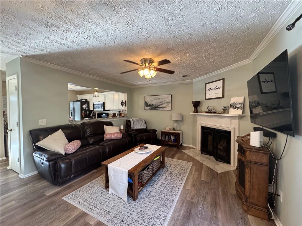 2104 Queen Anne Court