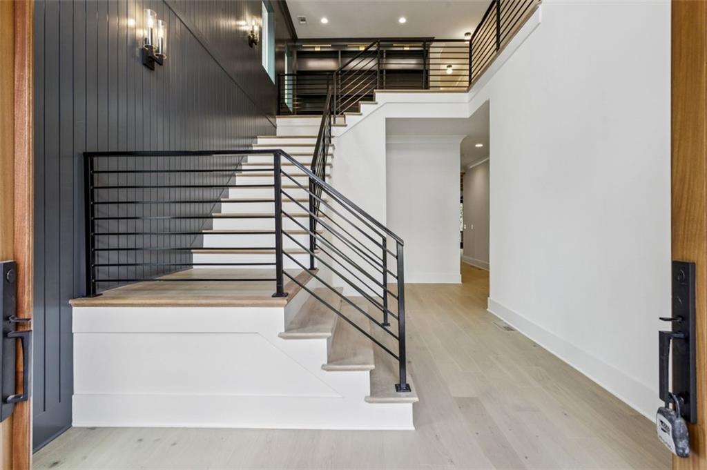 2587 Apple Valley Road