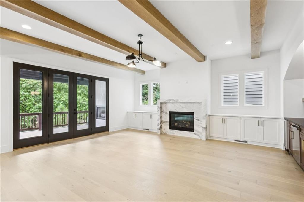 2587 Apple Valley Road