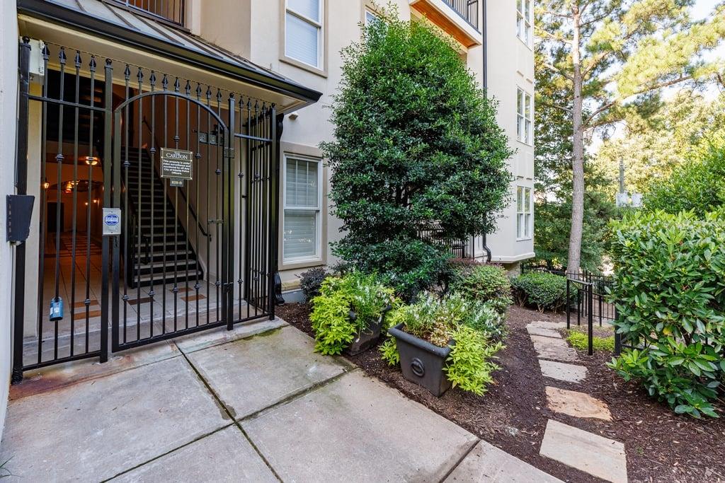 828 Highland Lane 2204