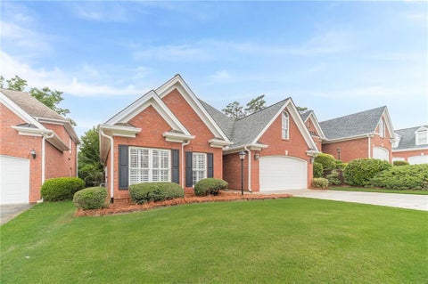 Homes For Sale - 1980 Glenhurst Drive<br/> Snellville, GA 30078