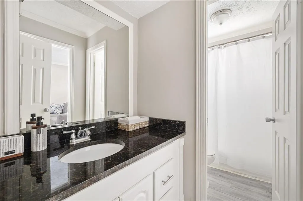 Atlanta, Georgia 30305, United States, 1 Bedroom Bedrooms, ,1 BathroomBathrooms,Residential,Active,211671