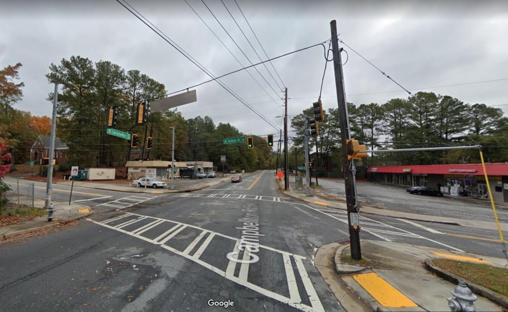 Main image without alt text