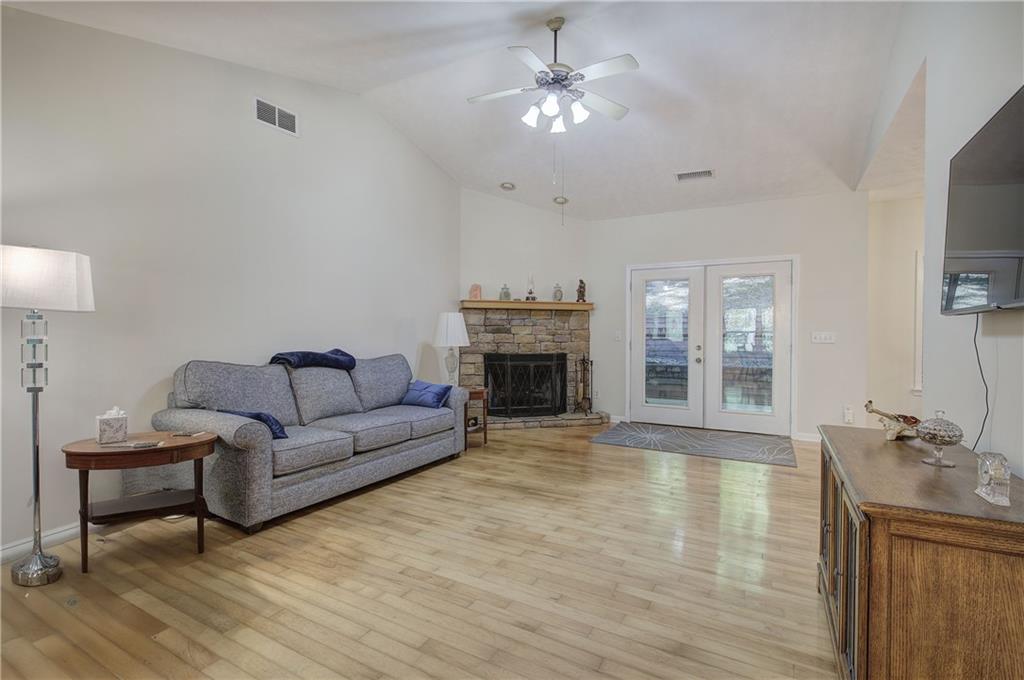 858 Crippled Oak Trail