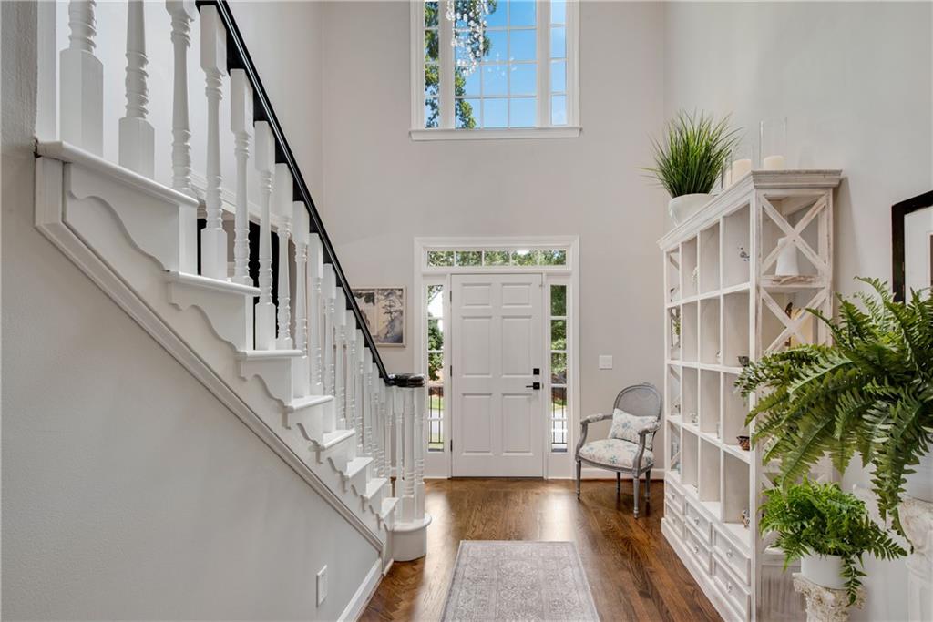 215 Cliffchase Close