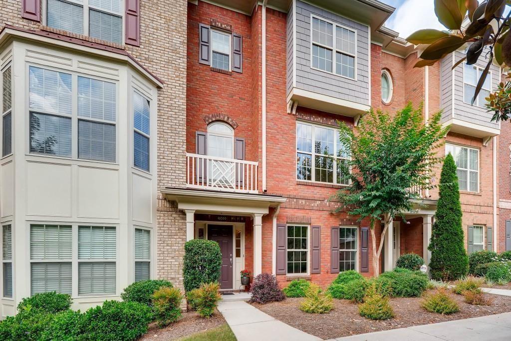 Located in Alpharetta/Johns Creek, within a top-rated school district! This luxury gated townhome features a finished basement, spacious bedrooms, and a bright sunroom—perfect for relaxing with a cup of coffee. Wood flooring throughout the main level. Conveniently close to everything: entertainment, shopping, walking trails, parks, and more. Don’t miss this opportunity!
The property is available after Aug 2.
