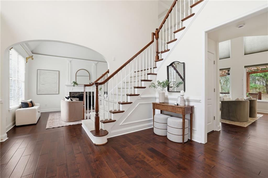 3883 Greensward View NW