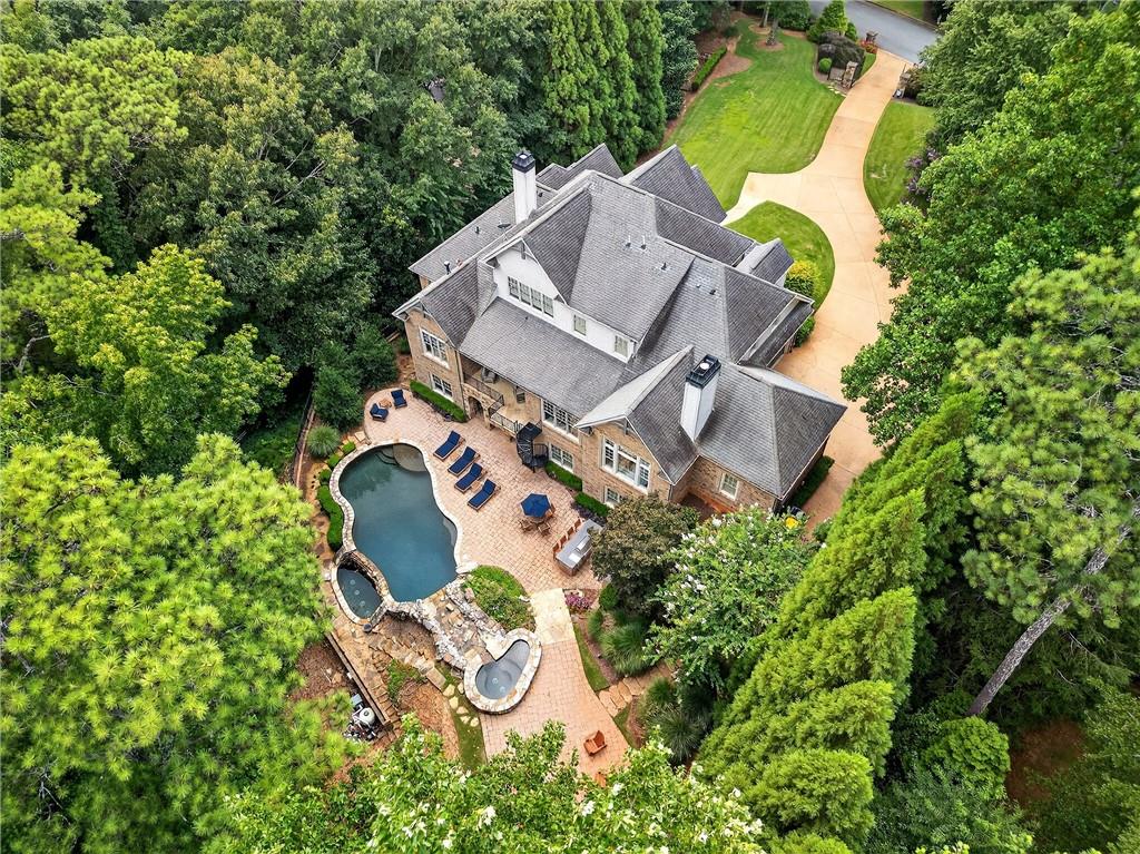 5575 Lake Island Drive