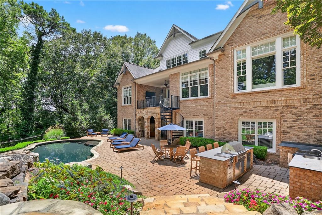 5575 Lake Island Drive