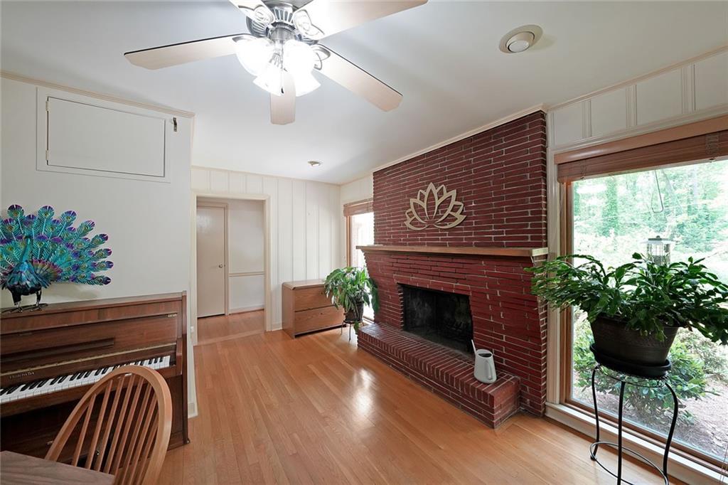 6835 Castleton Drive, Sandy Springs, Georgia image 4