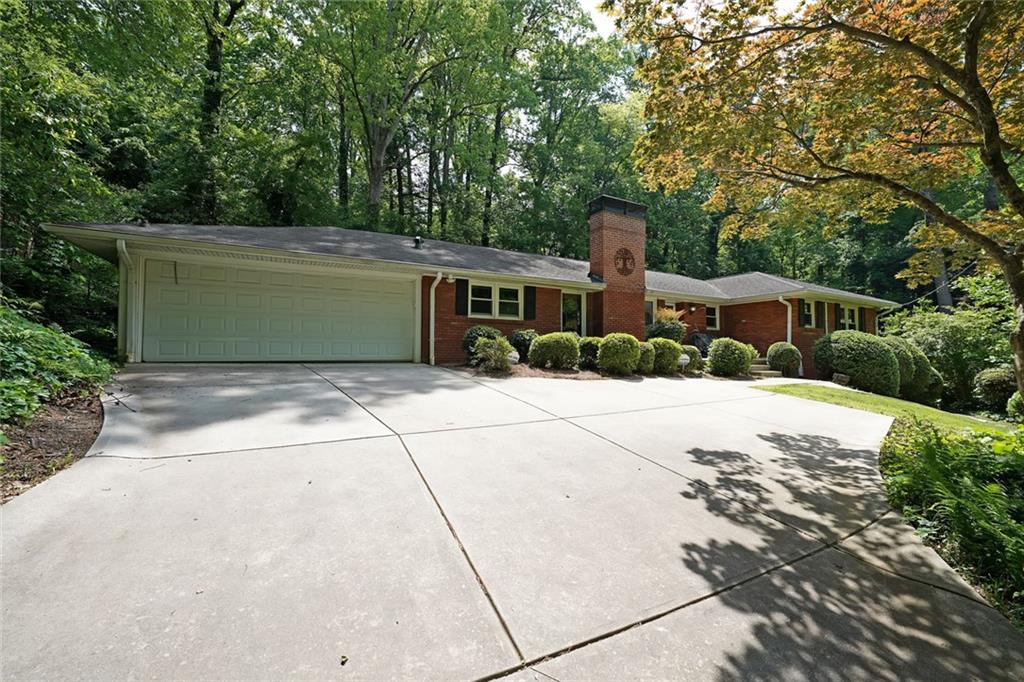 6835 Castleton Drive, Sandy Springs, Georgia image 2