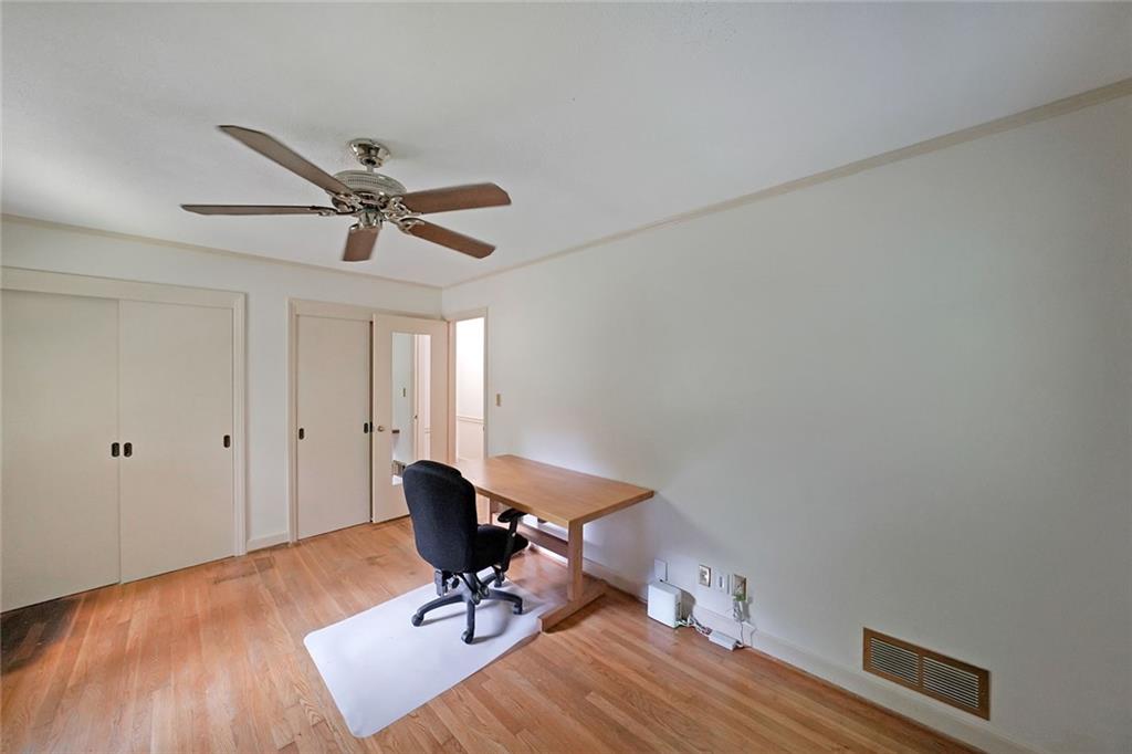 6835 Castleton Drive, Sandy Springs, Georgia image 21