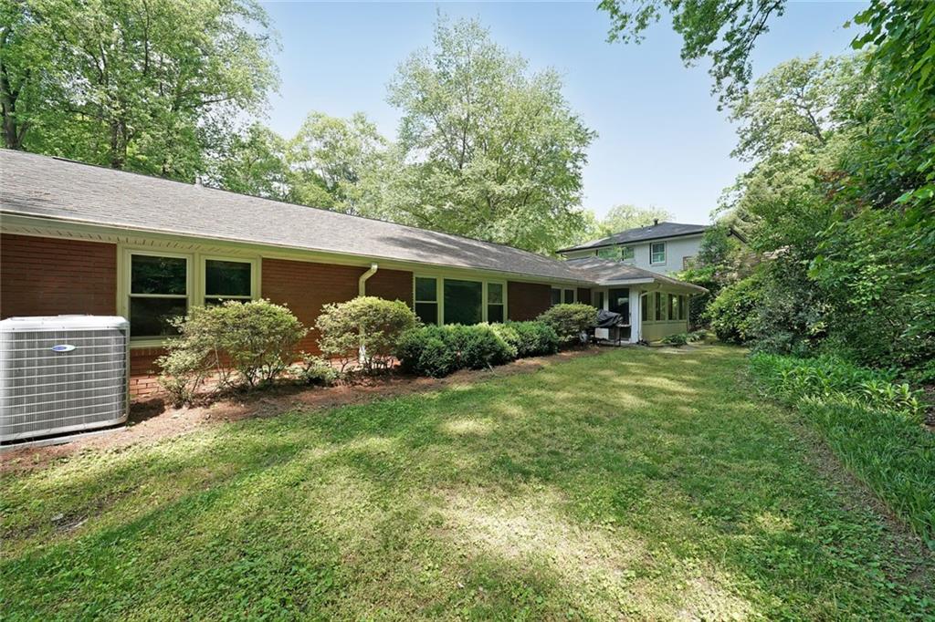 6835 Castleton Drive, Sandy Springs, Georgia image 30