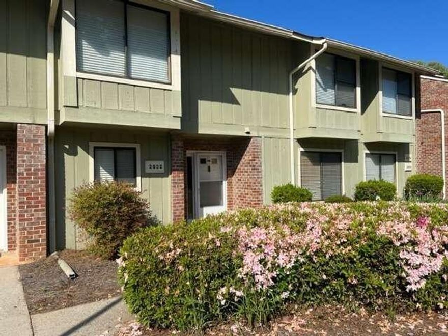 Charming and spacious 2-story townhome with 2BR/2.5BA in well maintained community. Beautifully updated Kitchen with premium soft-close cabinets, quartz countertops, tile back splash, and stainless-steel appliances. Upstairs features 2 bedrooms with en suite bathrooms and a step out balcony in the master. Makes for the perfect roommate floorplan! Close to The Battery, Truist Park, great shopping and dining options.