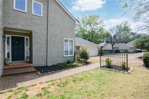 Homes For Sale - 2560 Links End<br/> Fulton County, Roswell, GA 30076