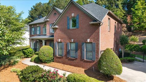 Homes For Sale - 525 Woodmoore Court<br/> Atlanta, GA 30342