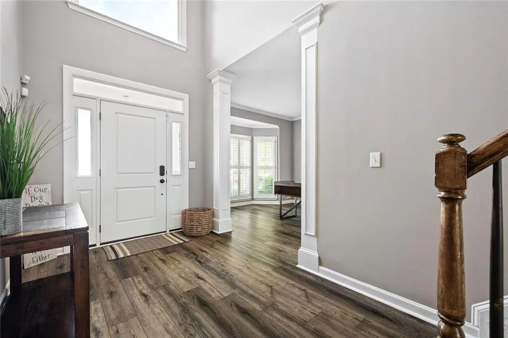 Dunwoody, Georgia 30338, United States, 5 Bedrooms Bedrooms, ,4 BathroomsBathrooms,Residential,Pending,135702