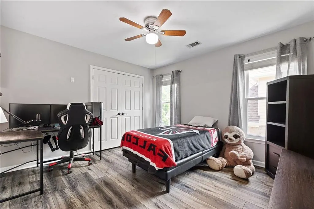 Dunwoody, Georgia 30338, United States, 5 Bedrooms Bedrooms, ,4 BathroomsBathrooms,Residential,Pending,135702