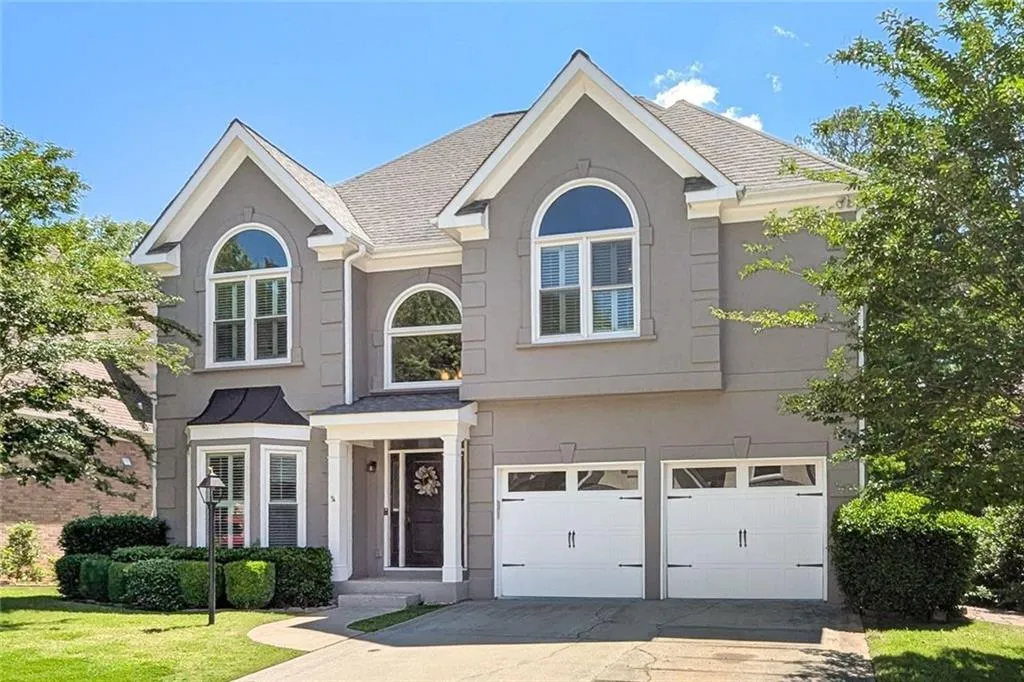 Dunwoody, Georgia 30338, United States, 5 Bedrooms Bedrooms, ,4 BathroomsBathrooms,Residential,Pending,135702