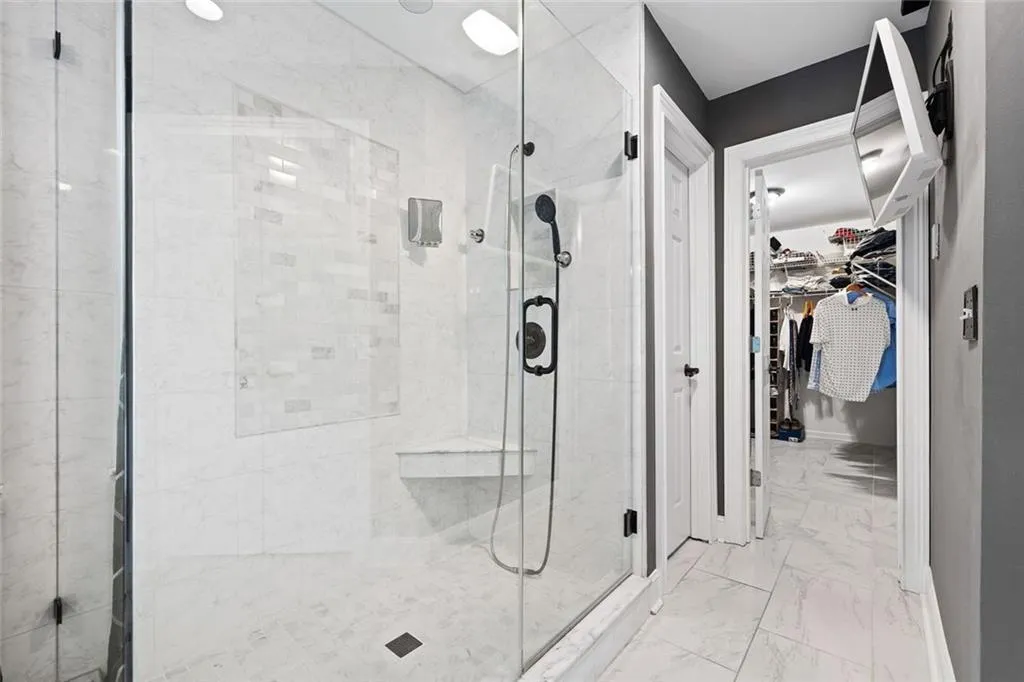 Dunwoody, Georgia 30338, United States, 5 Bedrooms Bedrooms, ,4 BathroomsBathrooms,Residential,Pending,135702