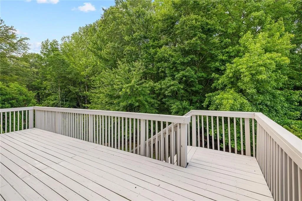 Dunwoody, Georgia 30338, United States, 5 Bedrooms Bedrooms, ,4 BathroomsBathrooms,Residential,Pending,135702