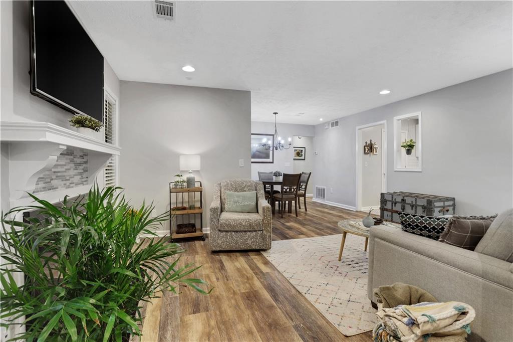 3864 Woodridge Way
