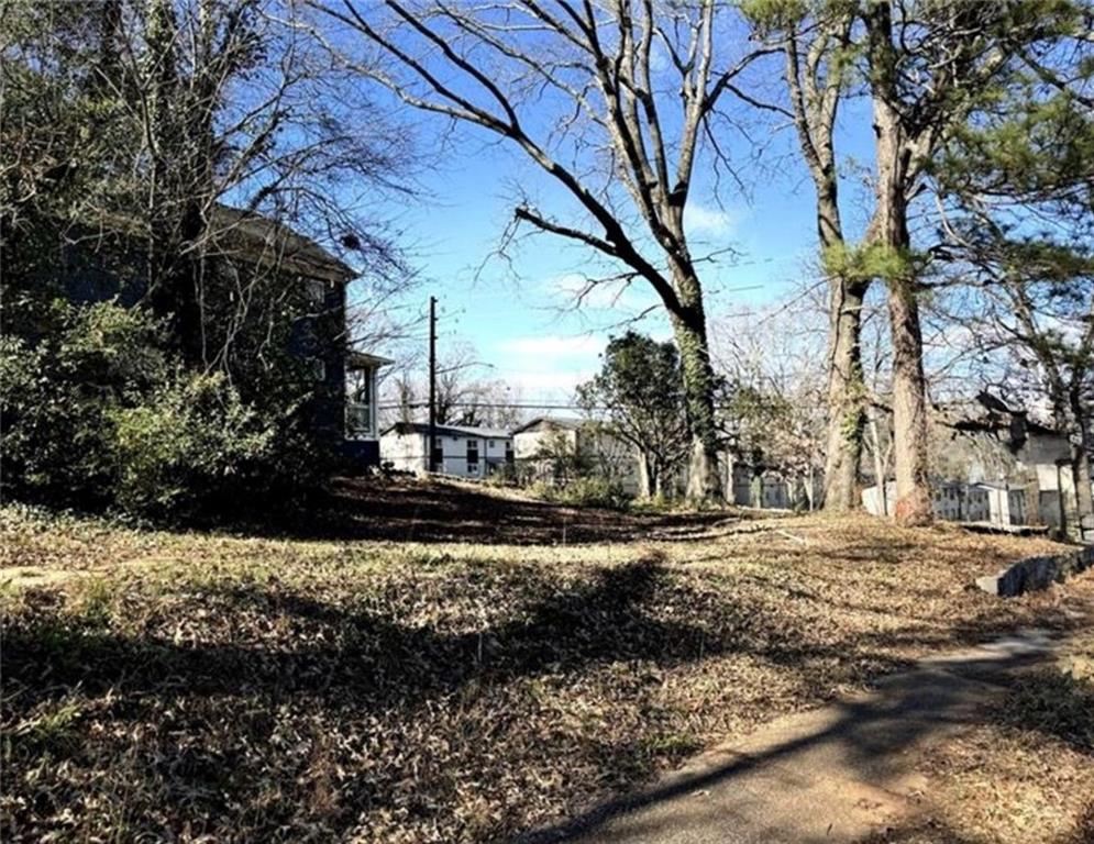 1491 Memorial Drive SE