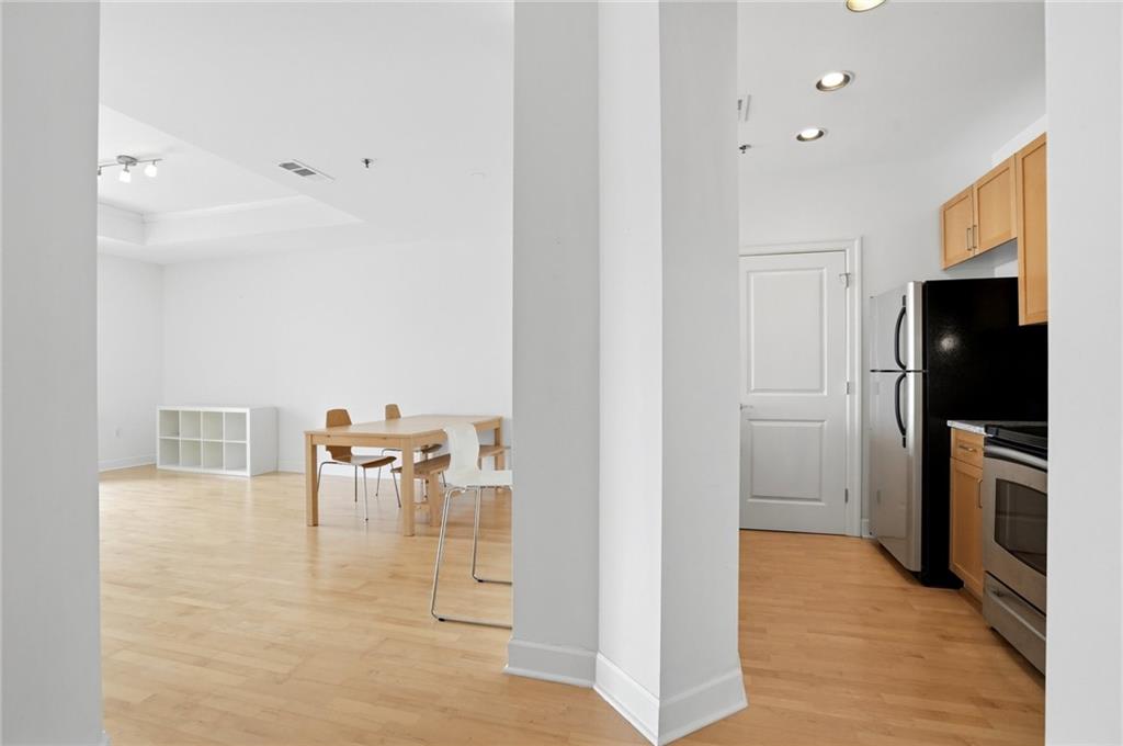 325 E Paces Ferry Road NE 1606