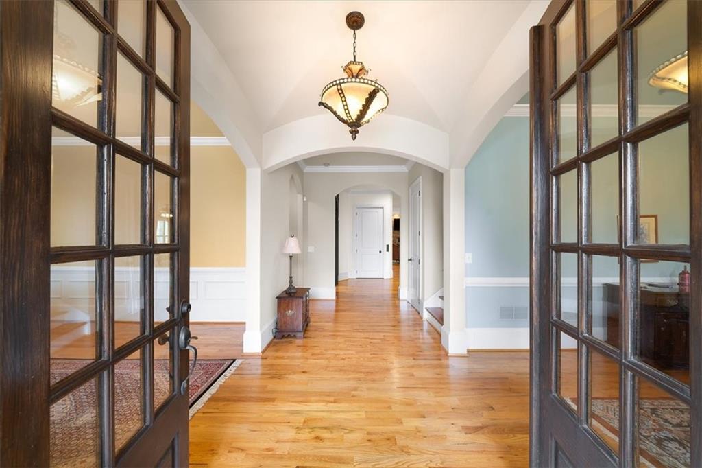 2252 Parkwood Place Court SE