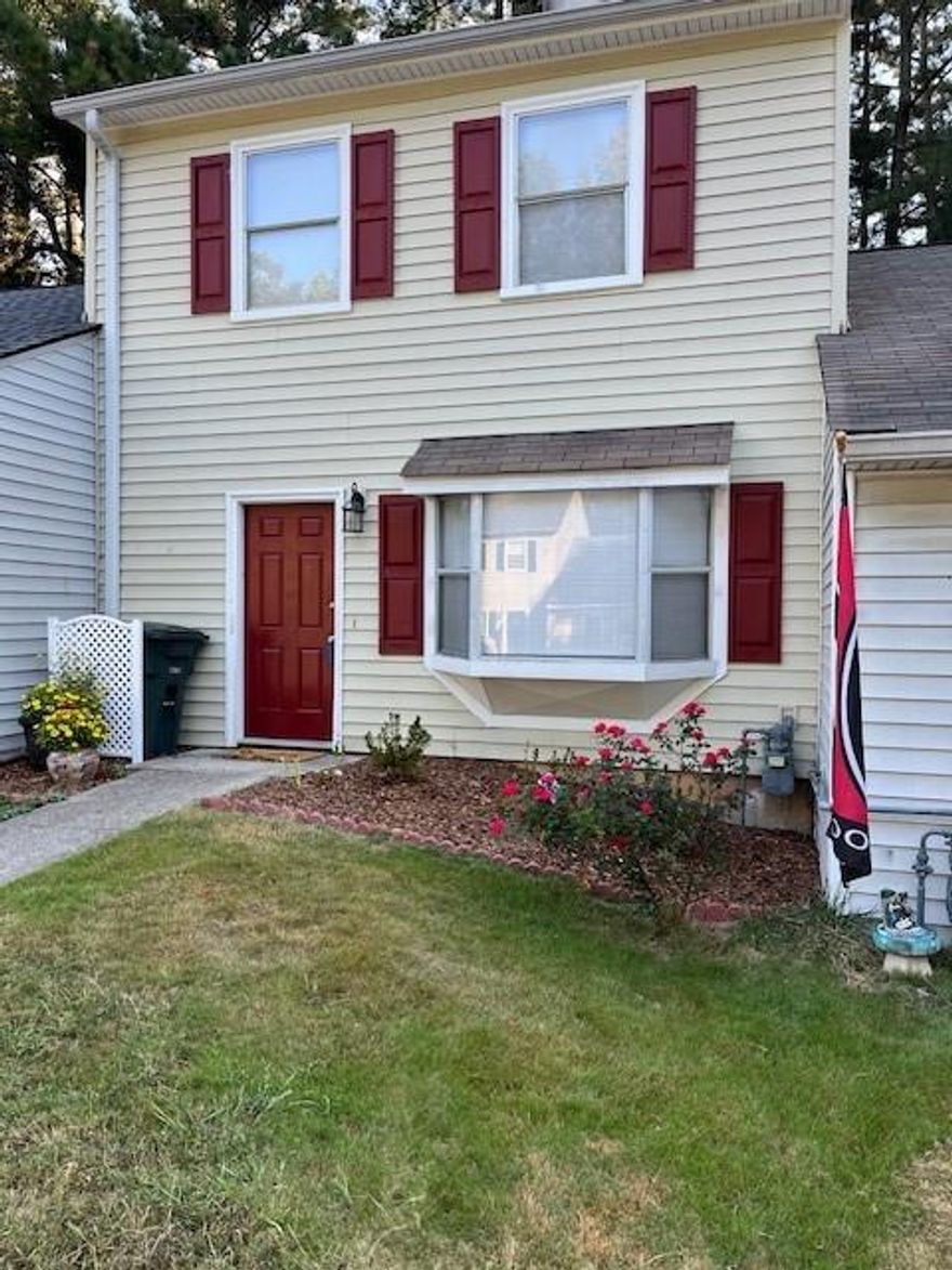 Back on market. Buyers circumstances changed and were unable to continue with purchase plans.
Welcome Home! Amazing Bungalow Townhome so close to Marietta Square!   This unique community of Westland Park is highly sought after and homes do not come available often. Driveway with Parking Pad for 2 cars. Fantastic 2 bedroom 2.5 bath townhome, in award winning Marietta City Schools. Quiet retreat with incredible landscaping in back yard. Inside, home features  stone counters and new luxury vinyl flooring throughout, new paint, and new stainless steel appliances. in eat-in kitchen. Upstairs features two maser suites, each with it's own full bath. Don't miss out on this on this gem located within a mile of Marietta Square, Laurel Park, Shopping, Schools, Parks, and Marietta Community Facilities.