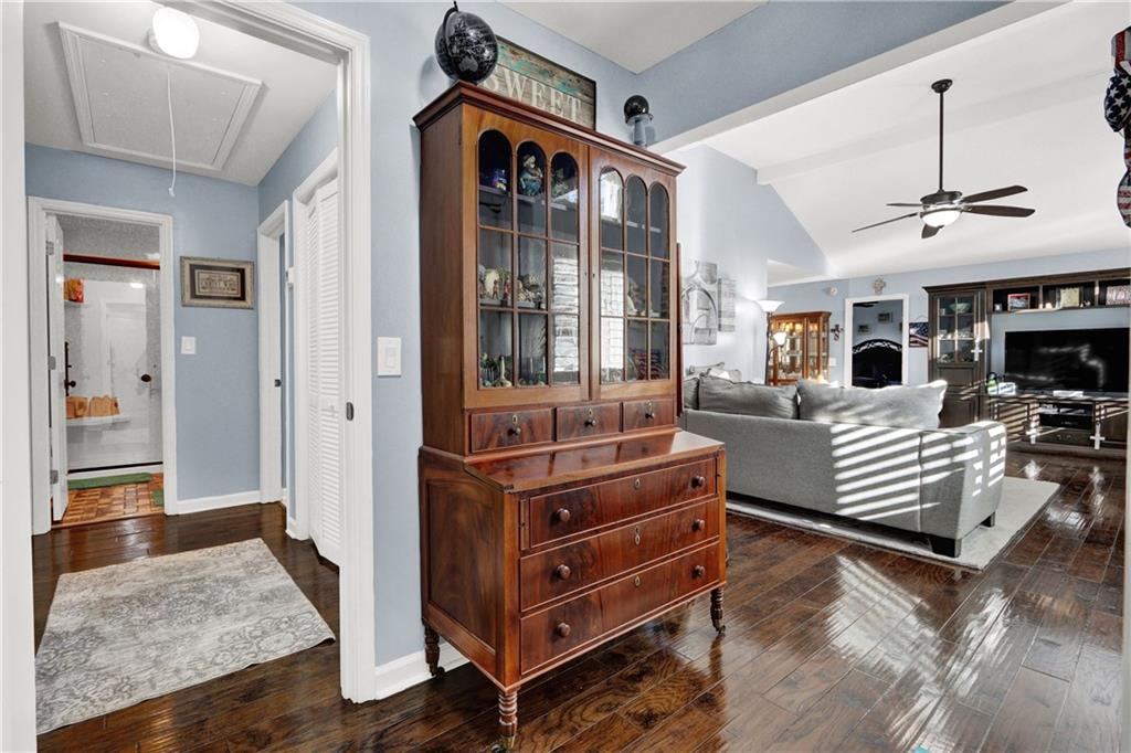 1474 Lakeshore Circle